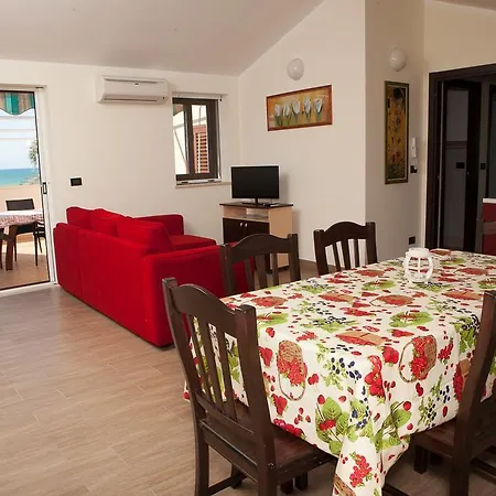 Aparthotel Fronte Mare Santa Maria Del Focallo